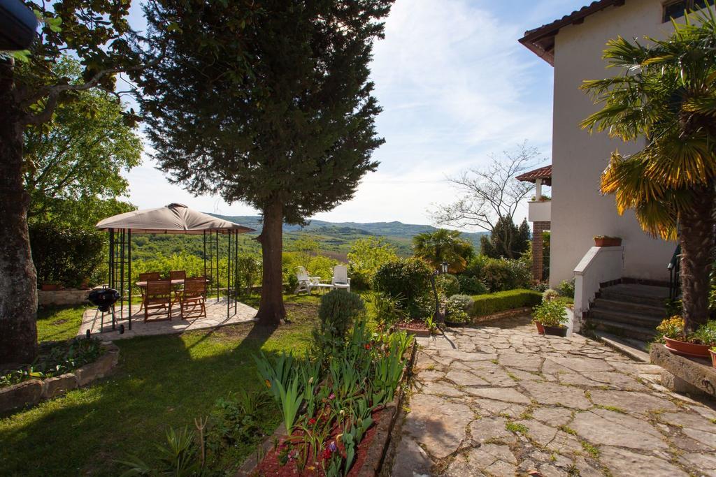 Apartments Garden Motovun Ruang foto
